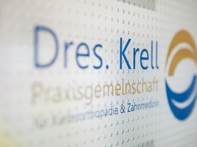 Team der Praxis Dres. Krell am Empfang in Meiningen